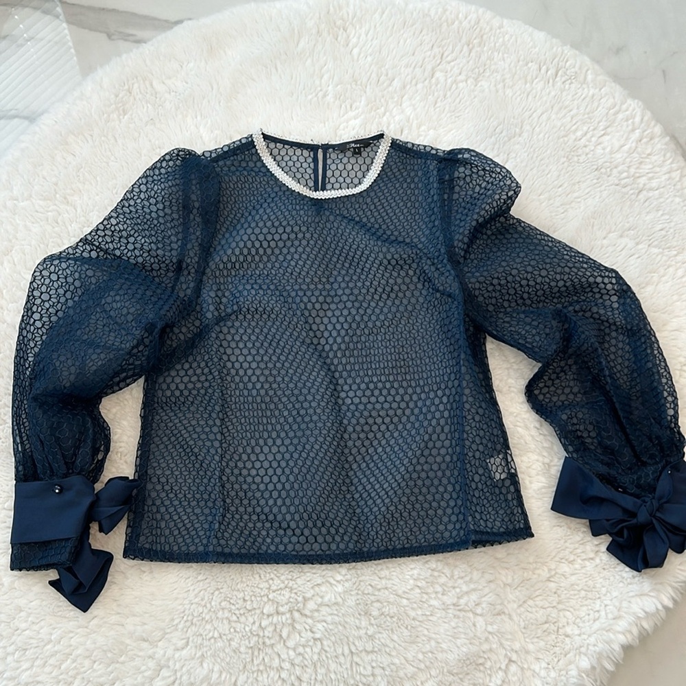 Beautiful blouse new never worn without tags